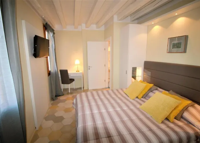 New Central And Spacious Venedig, Italien