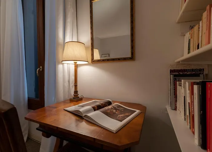 Ca Paola Cozy Venice Apartment, Italia