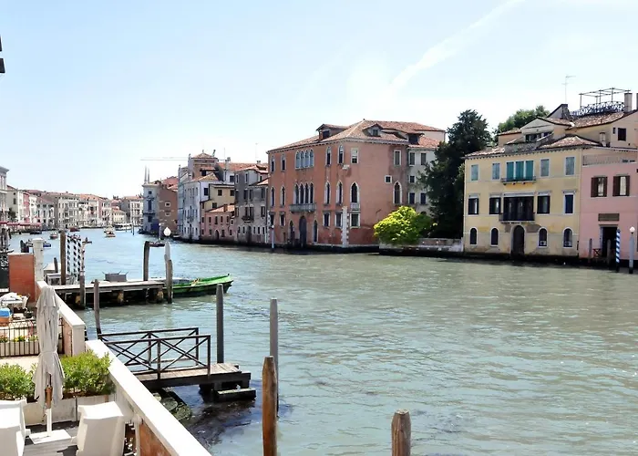 Smeraldo Apartment Grand Canal 1566C Venice, Italy
