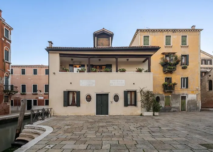 Appartamento Garden Mansion With Private Mooring R&R Venezia, Italia