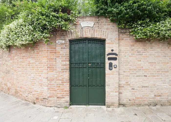 Residence Santa Marta By Halldis Venezia, Italia