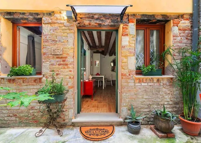 Ca 3 Leoni - Romantic House In The Heart Of Venice, Italy