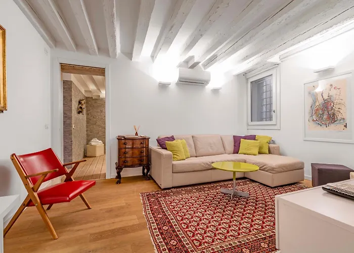 Appartamento San Samuele Venezia Centro+ Wellness Pool Jacuzzi, Italia