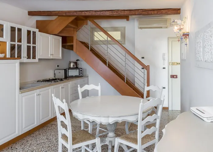 Accademia Charm Apartments By Wonderful Italy Venice, Italy