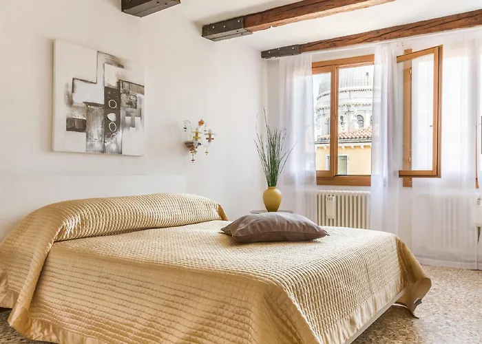 Accademia Charm Apartments By Wonderful Italy Венеція, Італія