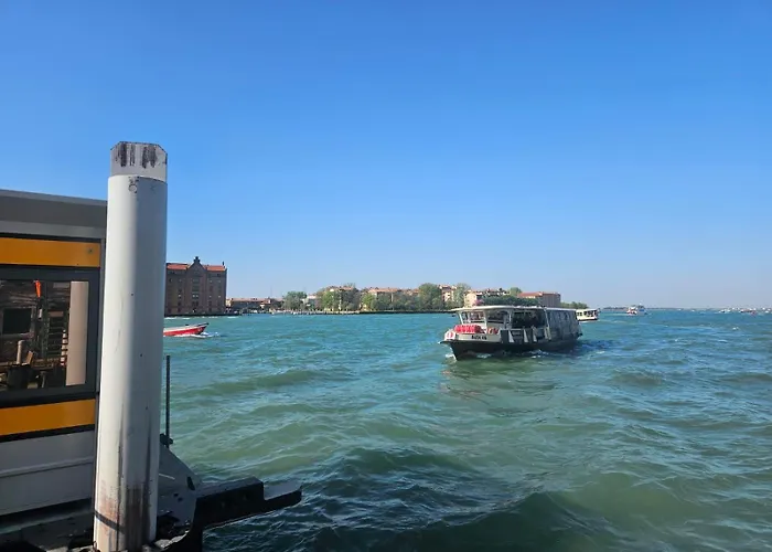 Lovely Apartment 207042-Loc-03236 Venecia, Italia
