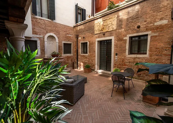 Palazzo Morosini Degli Spezieri - Lifestyle Apartments Venice, Italy