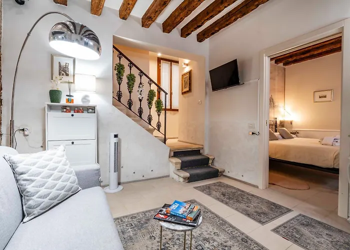 Ca' Pestrin Suite House - San Marco Square Venice, Italy
