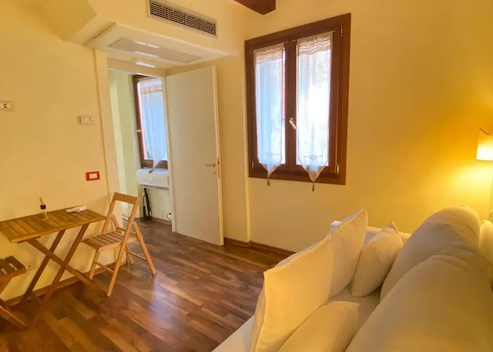 Casa Vacanze Angolo 'Sconto Venezia, Italia