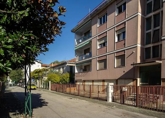 Venice Family House, Italia