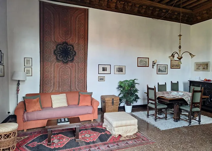 Appartamenti Inside Palazzo Foscarini Venice, Italy