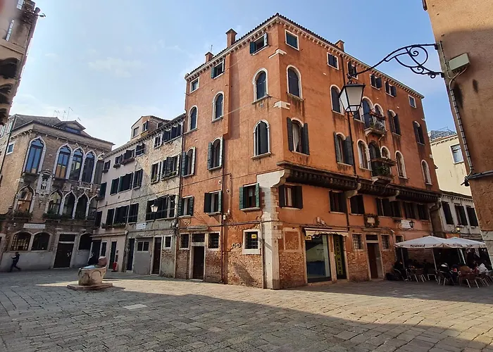 Allegretto Rialto Venice, Italy
