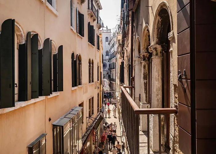 Torre dell'orologio Apartment by Bricola Apartments Venezia, Italia