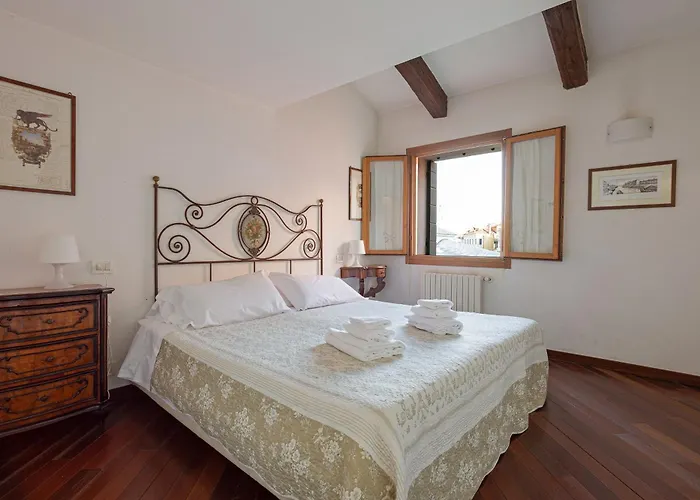 Vip Venice Apartments And Rooms Rialto Bridge, Italy