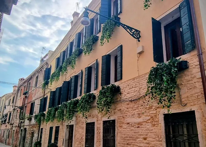 Venice Parsley, Italien