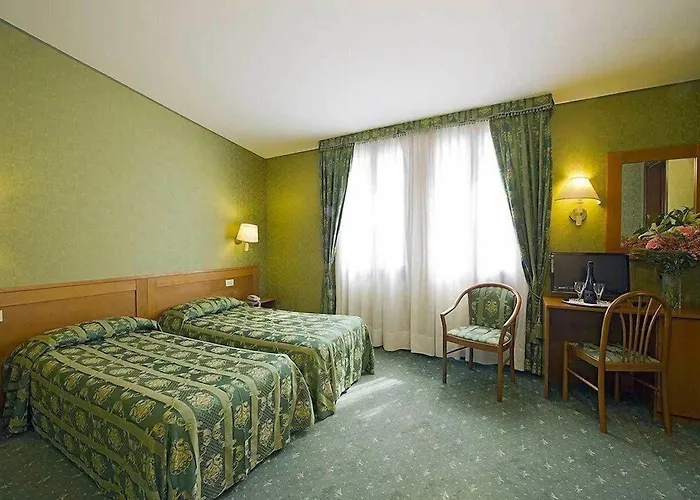 Hotel Nazionale Veneza, Itália