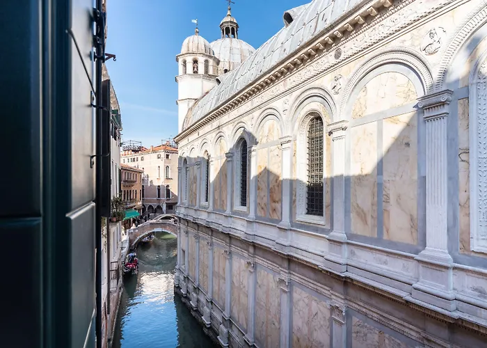 Palazzo Miracoli Apartments Venice, Italy