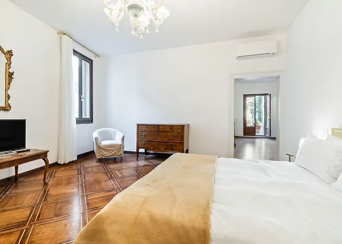 Guesthost - Del Remer Apartment - 5Mins From San Marco Sq Venecia, Italia