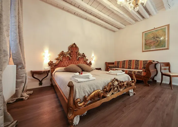 Sara S Luxury Home Five Minutes From Piazza San Marco Venice, Italy