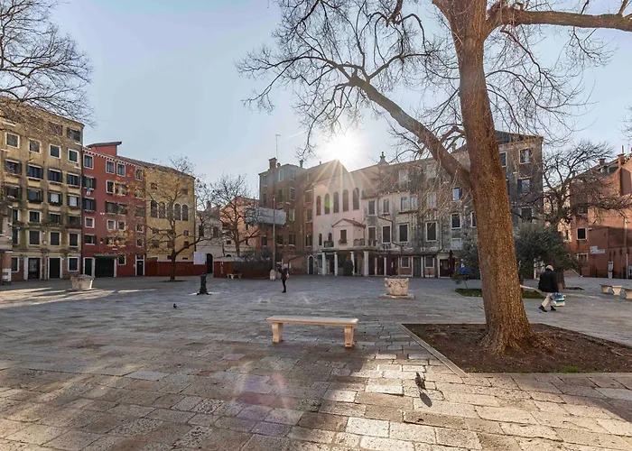 Ca' Leoncino - Venice canal front apartment, Italia