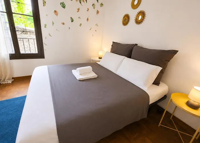 Zen Accommodations Grand Canal Venice, Italy