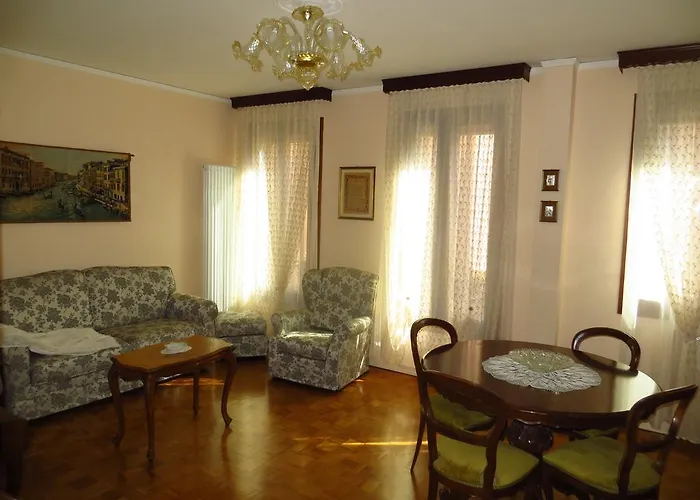 Asteria Venetian Suite, Italia