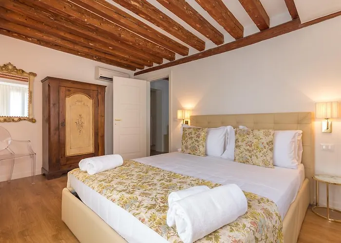 Home Venice Apartments-Rialto 1 - 2 - 3, Italy
