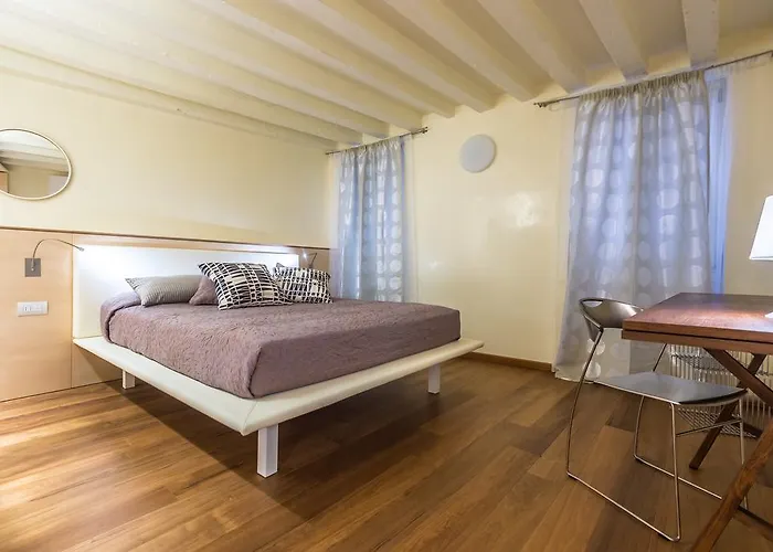 Apartments Moon Or Dama Venecia, Italia