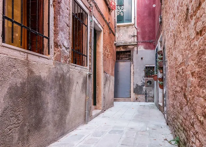 Bragora 3524 Between San Marco And Biennale Venice, Italy