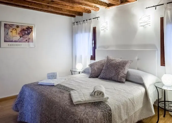 Magic View - 2 Bedroom Terrace With San Marco Campanile Venezia, Italia