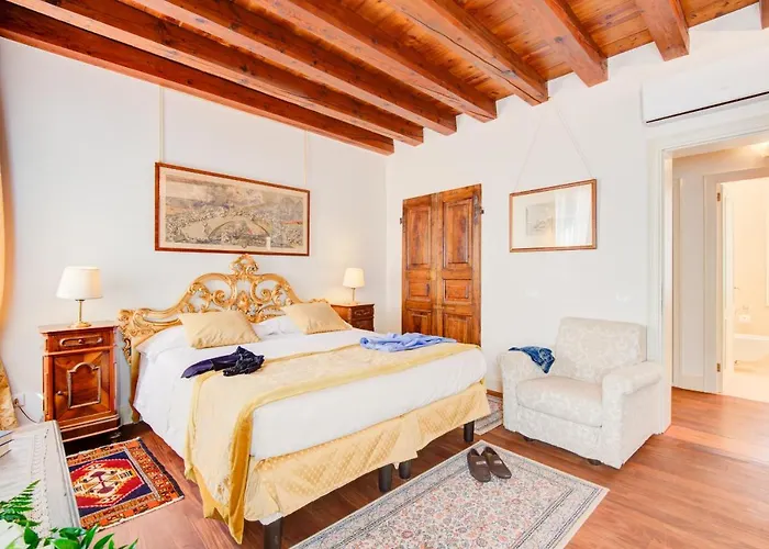 Master Venice Apartments