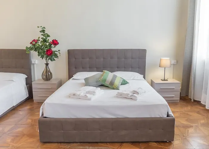 Riva Palace Apartments By Wonderful Italy