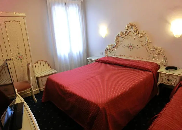 Hotel Diana