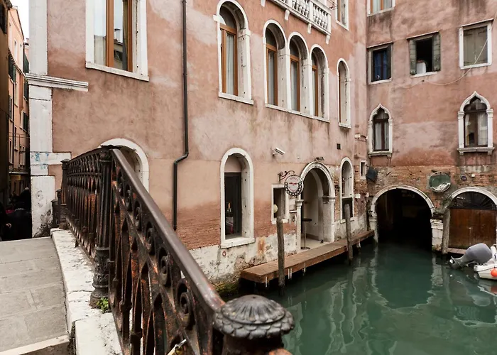 All'Angelo Art Hotel