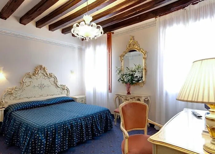 Hotel Diana